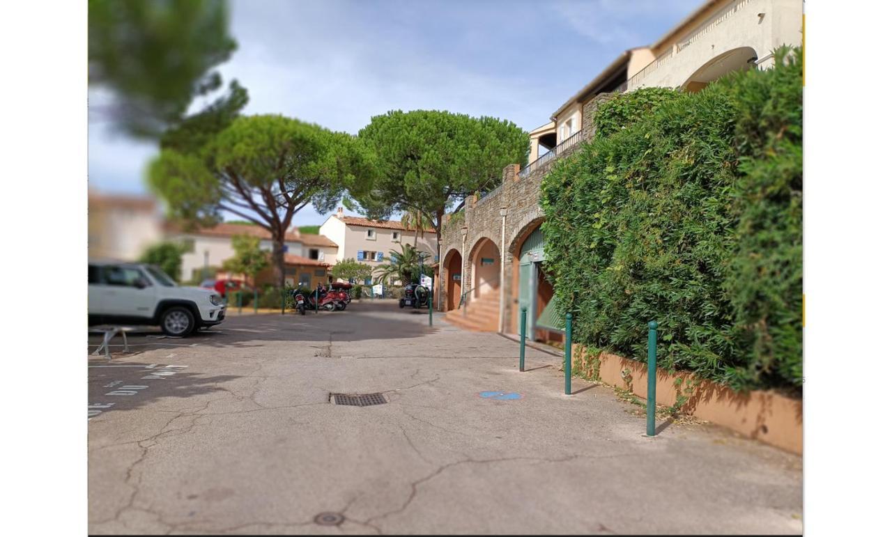 Port Cogolin, T2 calme dans belle résidence, piscine, proche St Tropez Exterior foto